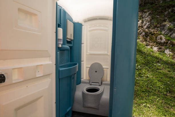 Best VIP or Luxury Restroom Trailers  in New Berlin, WI